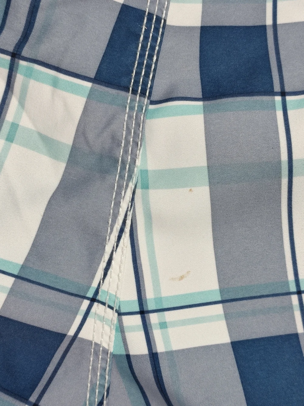 Vintage Y2K Abercrombie & Fitch Men’s Blue Plaid Swim Trunks